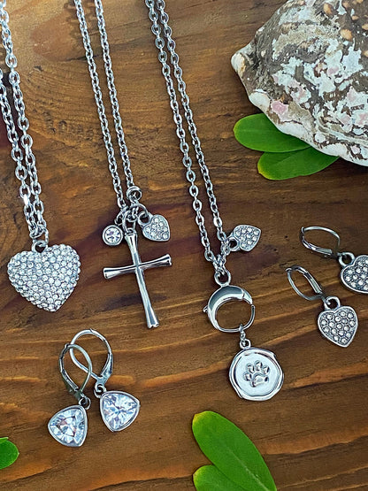 COLLIER CROIX DÉLICATE