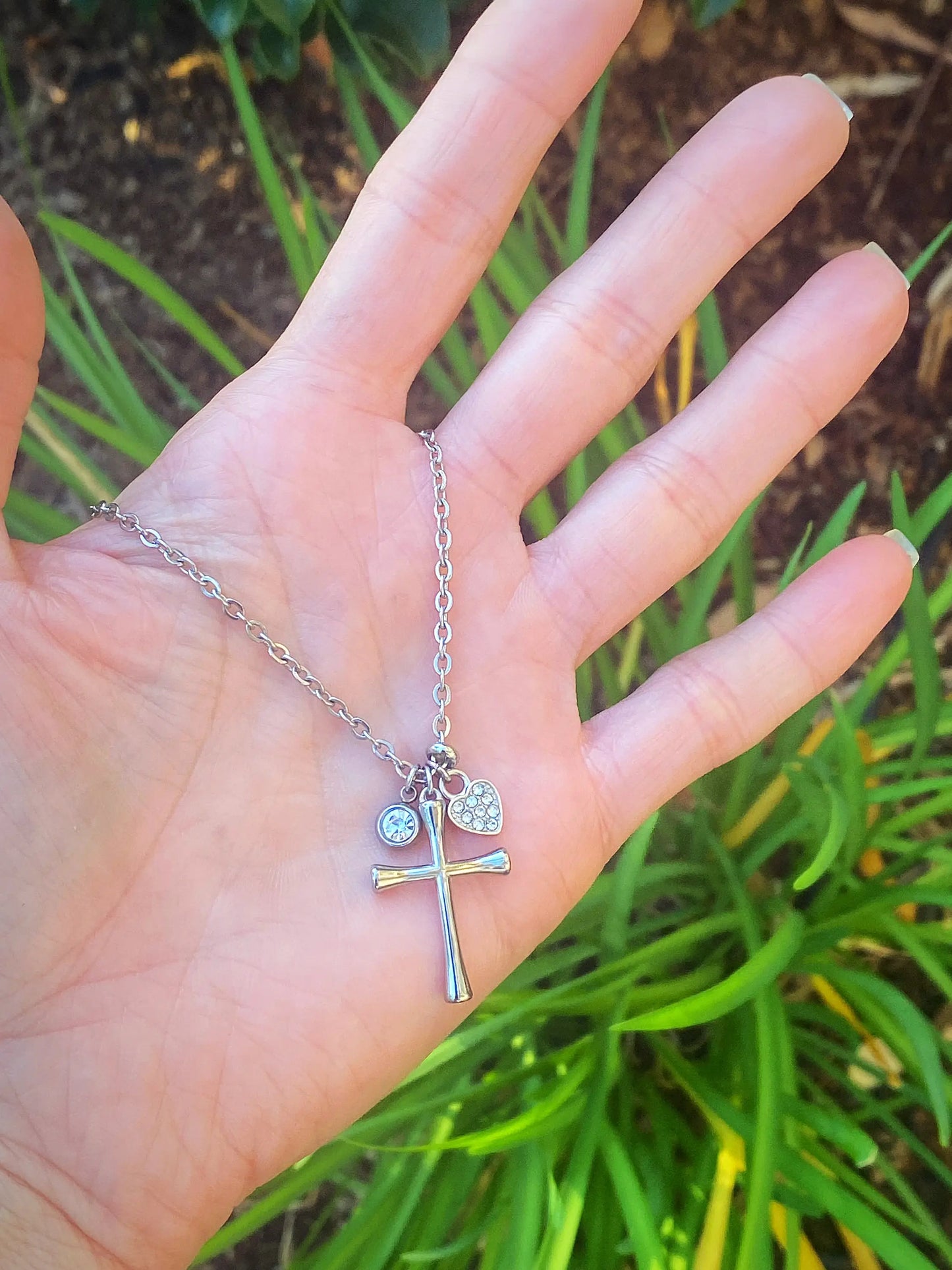 COLLIER CROIX DÉLICATE