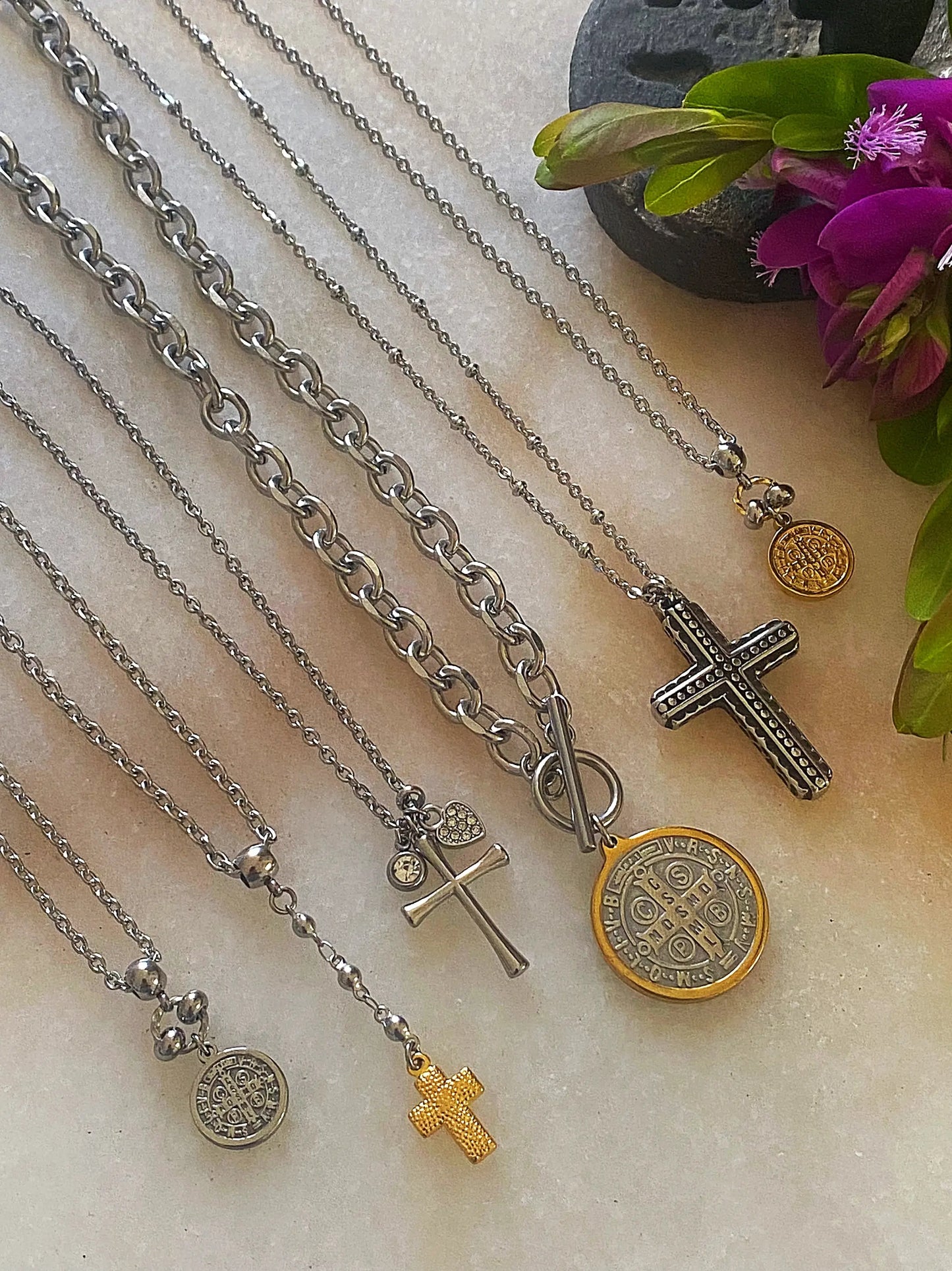COLLIER CROIX DÉLICATE