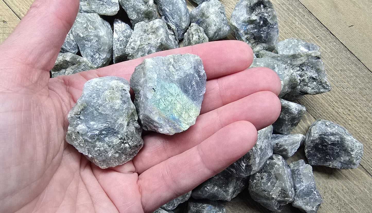 Cristaux de Labradorite Brute (225g) – Pierre Naturelle pour la Protection et l'Intuition