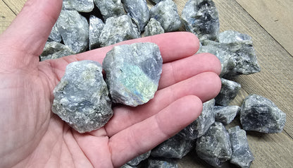 Cristaux de Labradorite Brute (225g) – Pierre Naturelle pour la Protection et l'Intuition