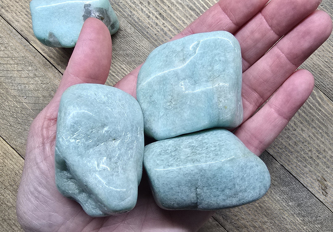 Großer getrommelter Amazonit-Kristall 5–6,5 cm – polierter Heilstein für Ruhe, Hals-Chakra &amp; Kommunikation
