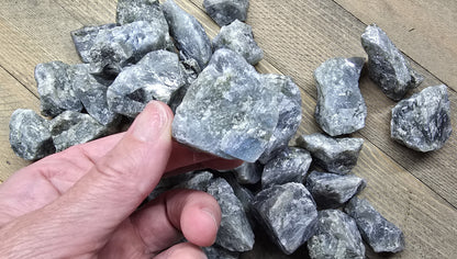 Cristaux de Labradorite Brute (225g) – Pierre Naturelle pour la Protection et l'Intuition