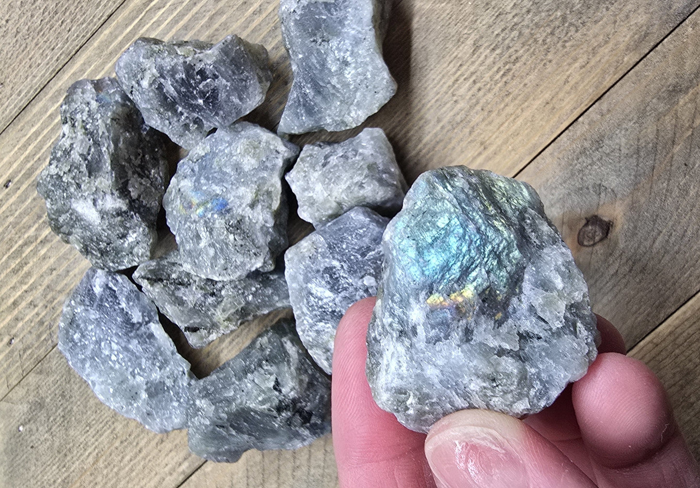 Cristaux de Labradorite Brute (225g) – Pierre Naturelle pour la Protection et l'Intuition