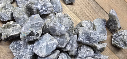 Cristaux de Labradorite Brute (225g) – Pierre Naturelle pour la Protection et l'Intuition