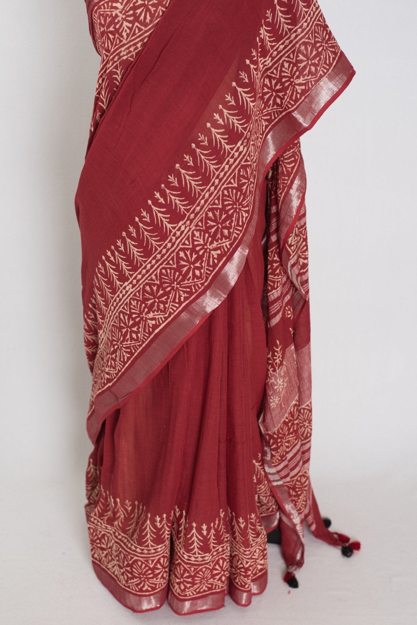 Gitanjali: Rostbrauner handbedruckter Sari | Weiche Leinenbaumwolle