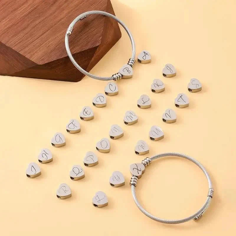 Bracelet Initial Câble Cœur Hypoallergénique et Ajustable