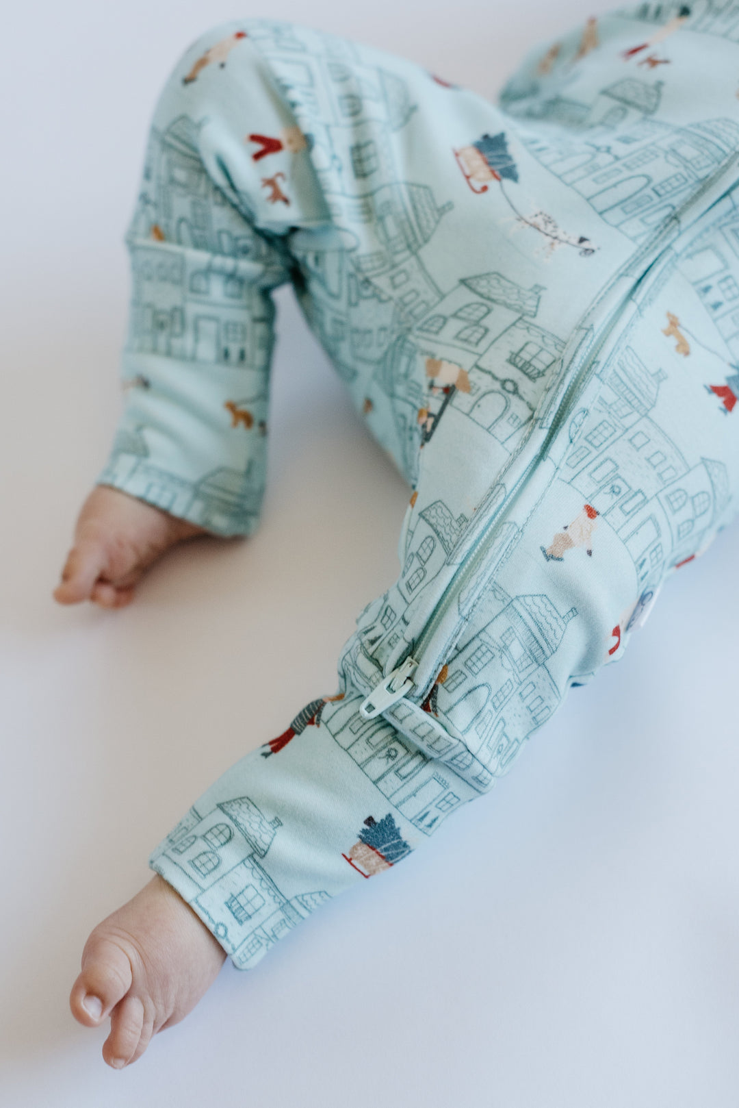 Peek-a-Boo Baby Sleeper Fröhliche kleine Straße