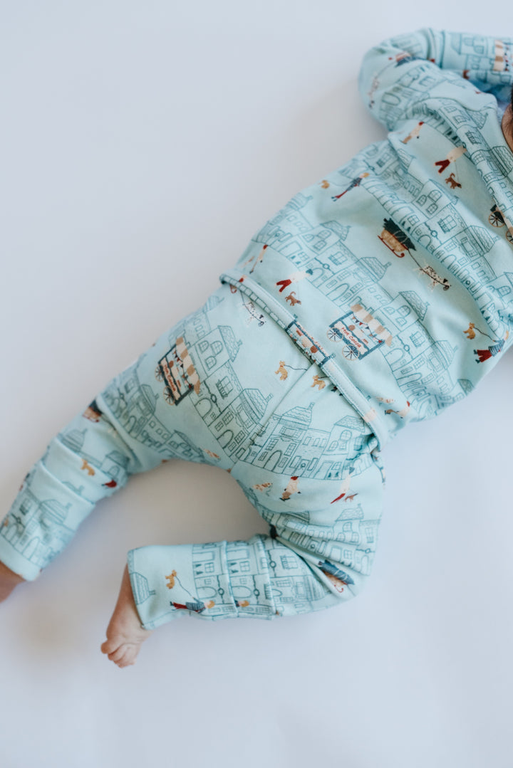 Peek-a-Boo Baby Sleeper Fröhliche kleine Straße
