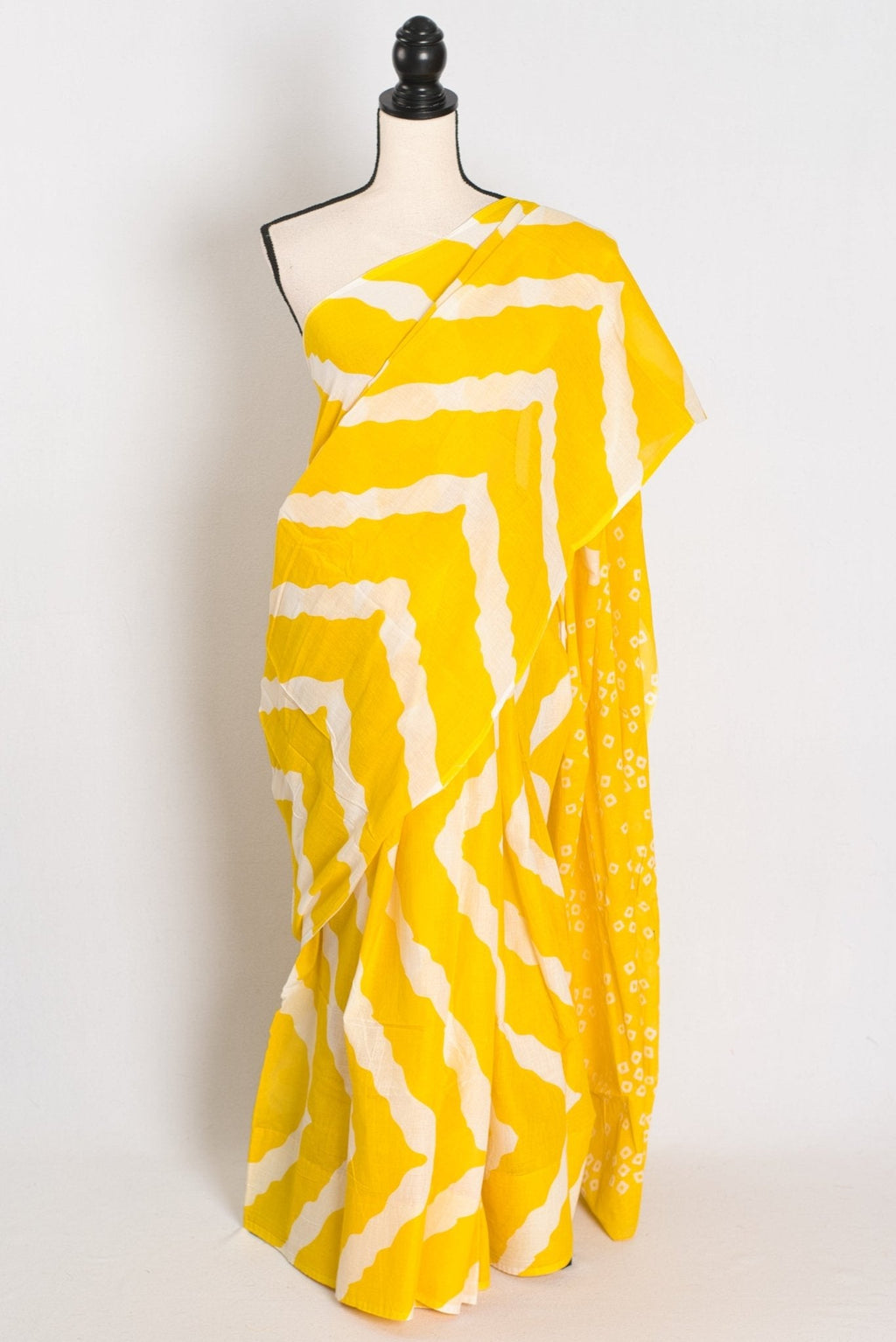 Shalini : Sari en coton doux Mulmul de style contemporain, jaune vif et blanc du Bengale