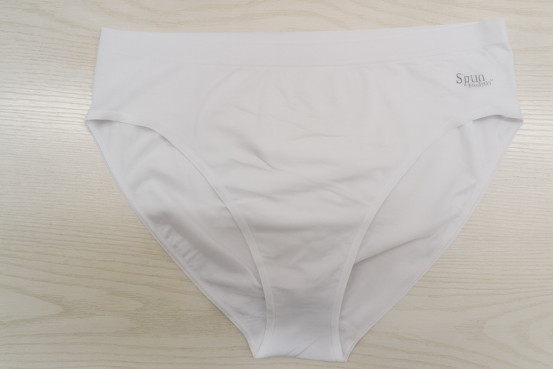 Neue Damen-Dessous aus Bambus/Baumwolle mit hohem Beinausschnitt